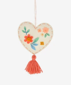 Meri Meri Heart Embroidery Kit